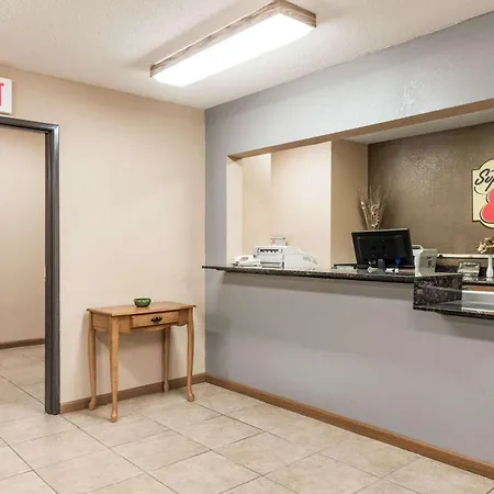 Super 8 By Wyndham Greenville