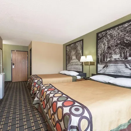 Super 8 By Wyndham Greenville