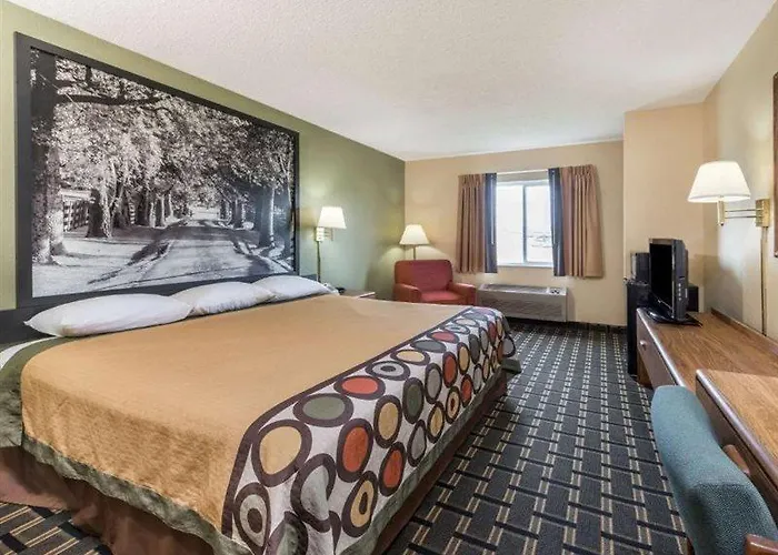 Super 8 By Wyndham Hotel