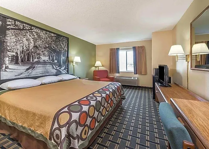 Super 8 By Wyndham Hotel
