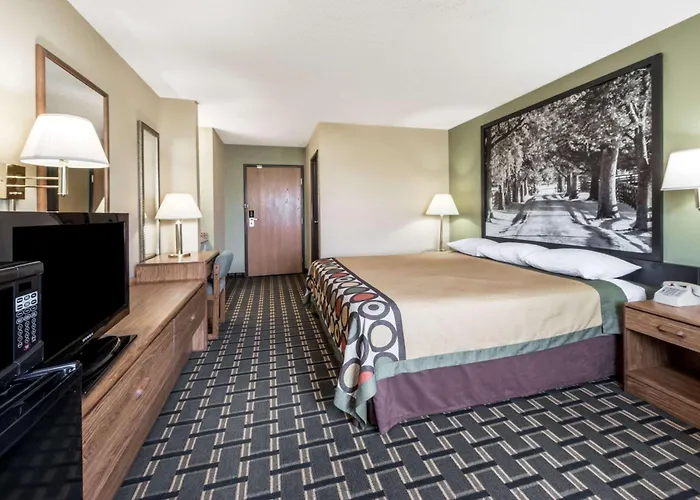 Hotel Super 8 By Wyndham Greenville